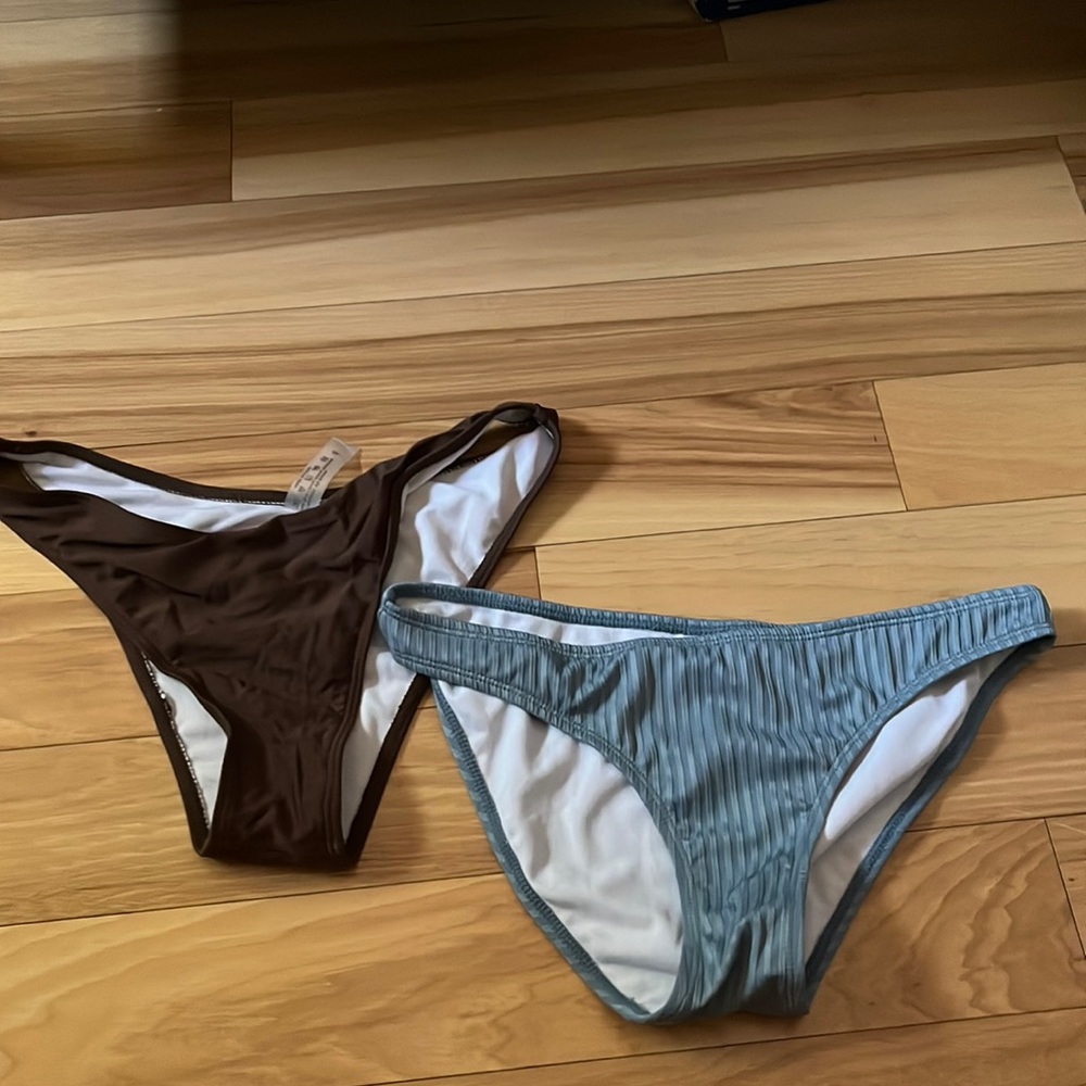 2 Shein bikini bottoms